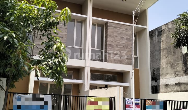 Rumah -2 lantai-Kota Baru - Driyorejo - Gresik