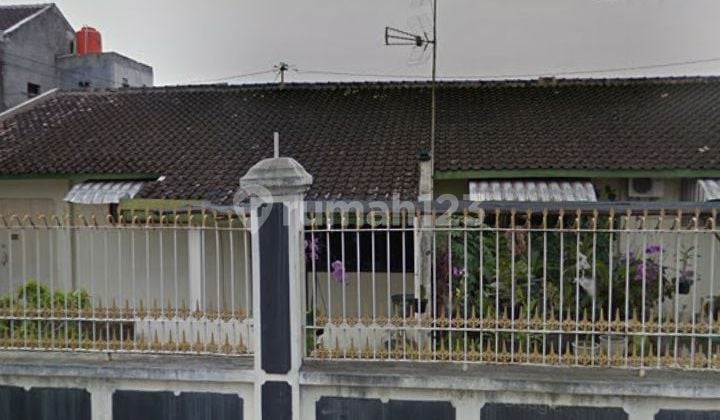 Rumah dan Pabrik di Ngadipiro Surakarta