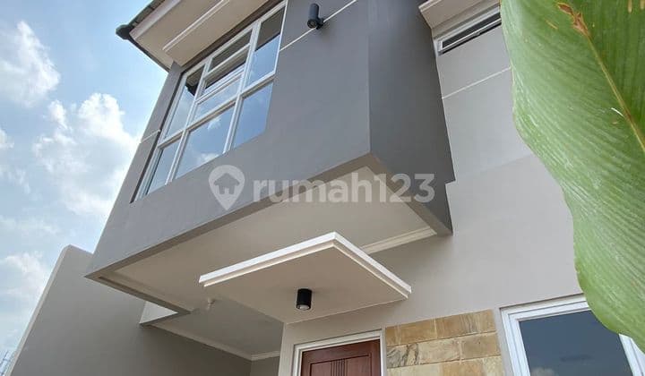 Di jual rumah ready dalam komplek dekat toll dan universitas Indonesia
