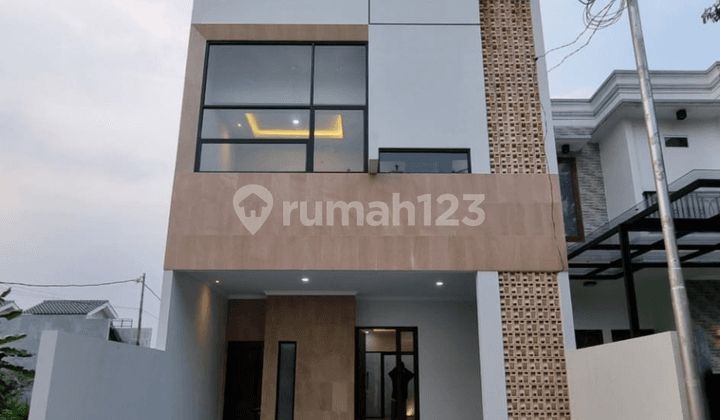 Di rumah bebas banjir di jakarta selatan