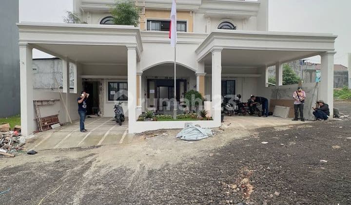 Di Rumah baru 3 Lantai di Jalan raya m. Kahfi 2 surat SHM bebas banjir