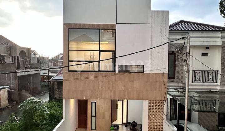 Rumah 2 Lantai Bagus SHM di Jagakarsa, Jakarta Selatan