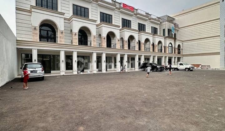 Ruko pinggir jalan raya sangat cocok buat usaha di Jakarta