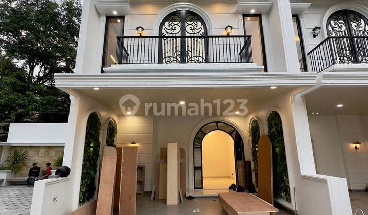 Rumah 2lantai Pinggir Jalan di Jagakarsa Jakarta Selatan