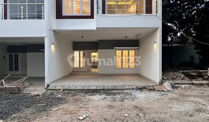 Rumah 2 Lantai Bagus Siap Huni di Jagakarsa Jakarta