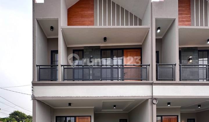 Nice 2-Story House with SHM, Close to Kukusan Toll Gate, Depok.