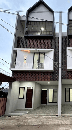 rumah siap huni dekat mal pejaten vilage mapang jakarta selatan