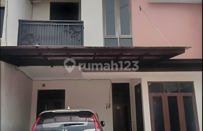 Rumah 2 Lantai Siap Huni Dekat Pintu Tol Brigift Jagakarsa
