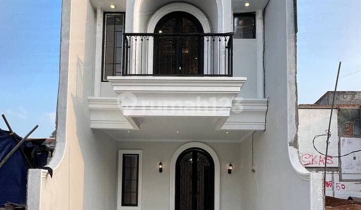 Rumah 2 Lantai Bagus Unfurnished SHM di Jl Pasir, Jakarta Selatan