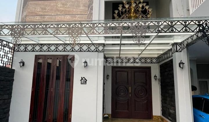 Rumah siap huni 2 Lantai SHM Bagus hadap barat di Jakarta