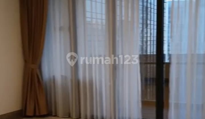 Apartemen Mewah Siap Huni di Scbd Senopati District 8 4 Br