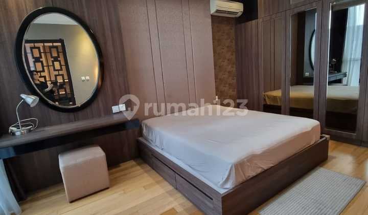 Disewakan Apartemen Residences 8 Senopati 1 Br Luas 76 M²