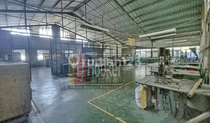 Gudang Luas 3000 di jalan pantura semarang kendal