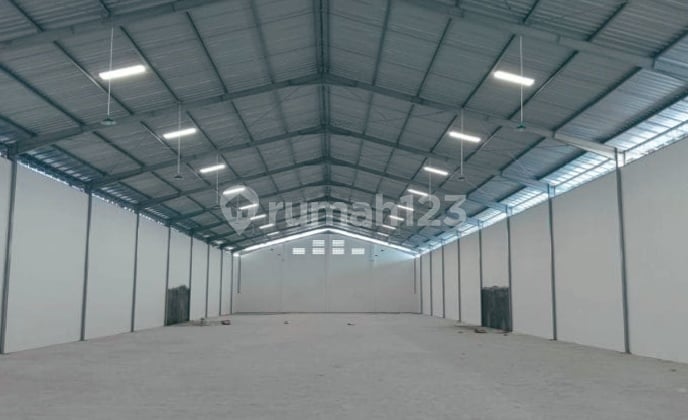 Good Warehouse Equipped with Loading Dock and Office Near Toll Gate Good Warehouse Equipped with Loading Dock and Office Near Toll Gate