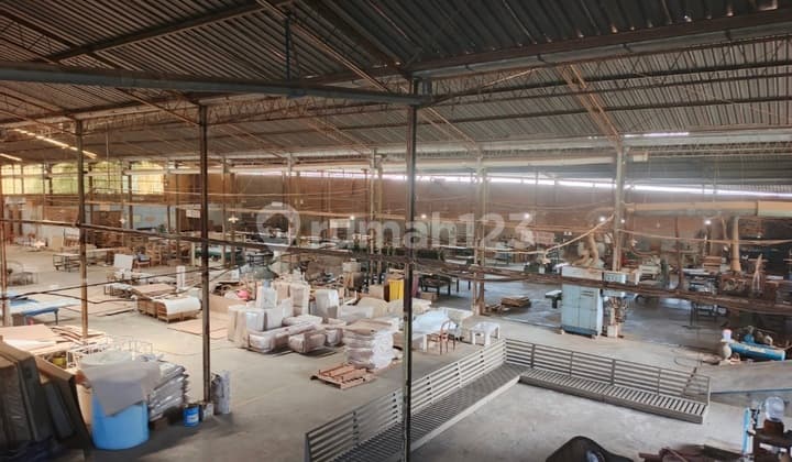 Ready-to-use Ex-Factory Warehouse Near Toll Road