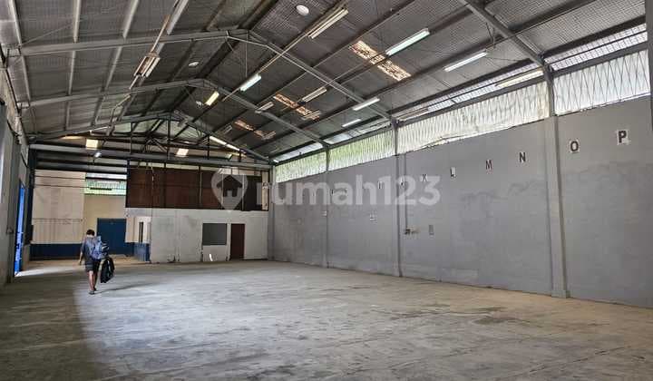 Dalam Komplek Jiep Pulogadung Masuk Container