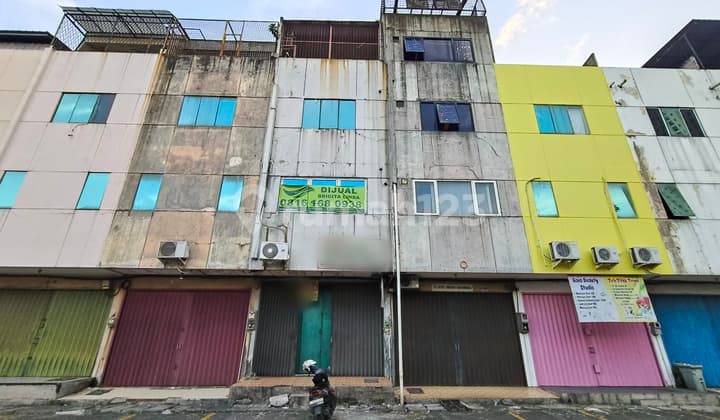 Permata Ancol, Facing the Road, Able to Load and Unload Containers in Front of the Shop