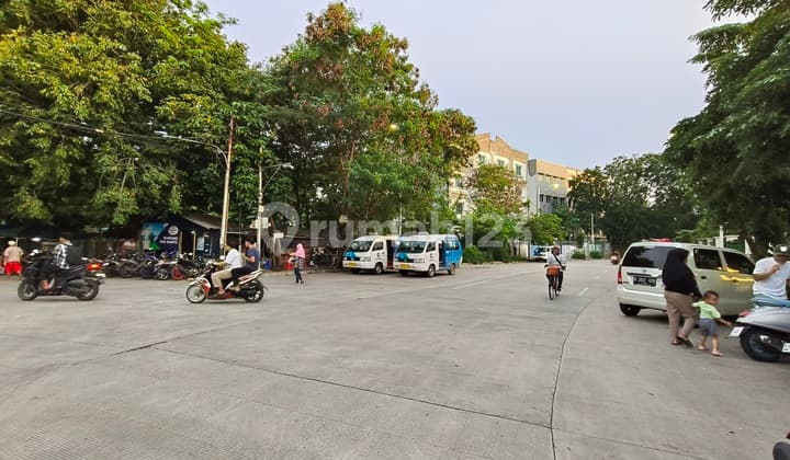 Roadside, Facing Lake Cincin Bisma, Position Has 3 Sides Facing the Road