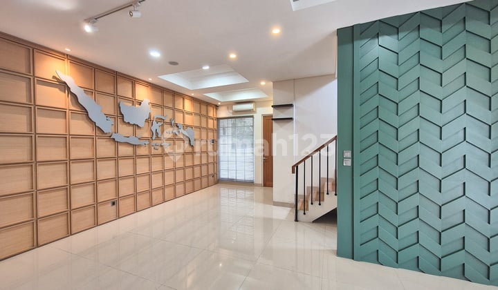 Rumah Bagus Siap Huni 2 Lantai Hoek Nusaloka BSD