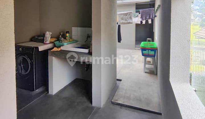 View Taman Danau Crown Golf Phg Summarecon Serpong