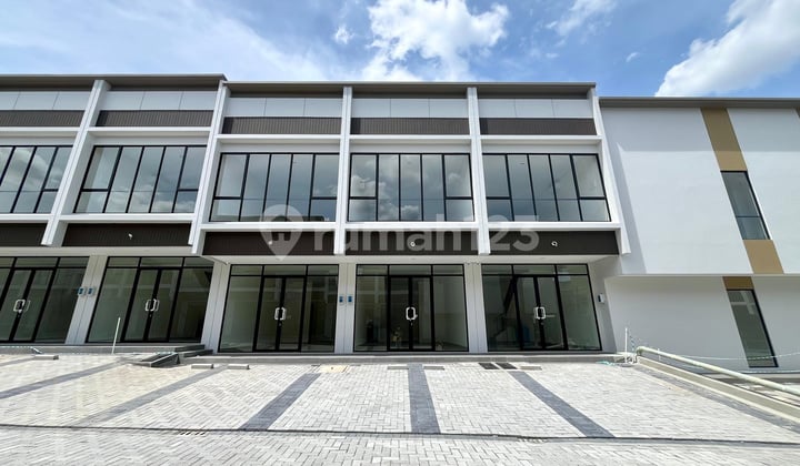Ruko, 2 Lantai, Siap Huni 3 Gandeng Sorrento Grande East Gading Serpong