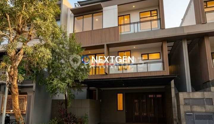 Siap Huni, Rumah, 3 Lantai Ada Lift , Dekat Sekolah Internasional The Zora BSD City