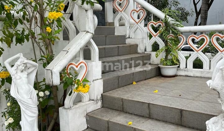 For Sale Florence House 14.5 x 20 m² Price 9.4 M Net