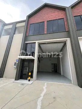 Disewakan Gudang Bizpark Pik 2 Ukuran 9 X 30 Meter Harga 300 Juta