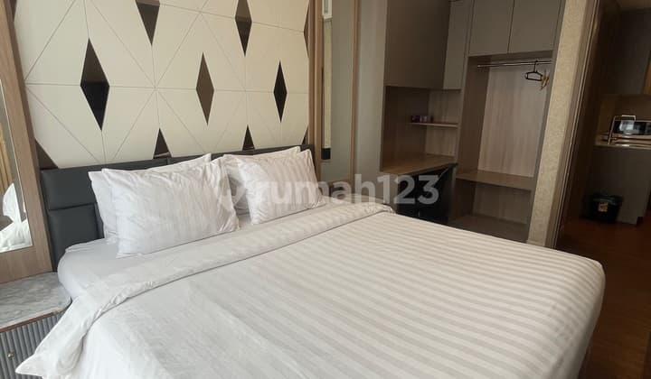 Di Sewa Apartemen Gold Coast Tower Honolulu Lantai 12