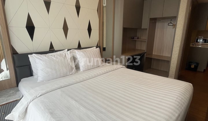 Di Sewa Apartemen Gold Coast Tower Honolulu Lantai 12