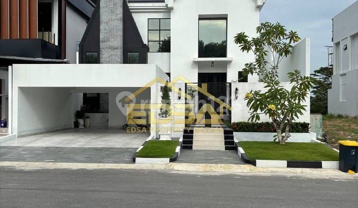 House, 2 Floors Clown Hill Estate Batam Centre