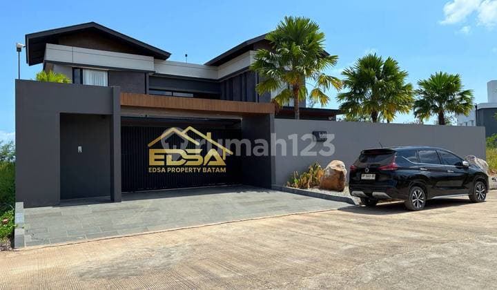 Rumah, 2 Lantai, Mewah dan Megah Coastarina Pasir Putih Batam