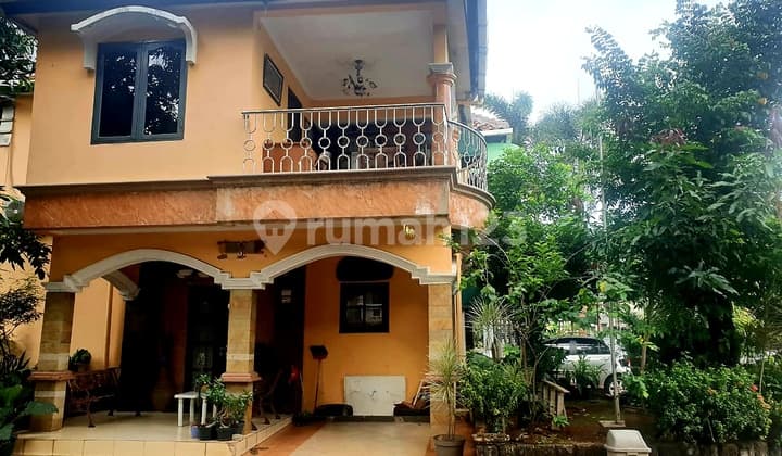 2-Story Nice Hook House For Quick Sale In East Jakarta