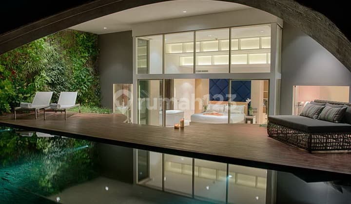 Rv-3056 Luxurious 400 Sqm Penthouse With Stunning Sea Views