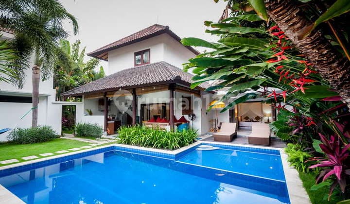 Rv-3007 Luxurious 5-Bedroom Villa With Magnificent Pool In Seminyak