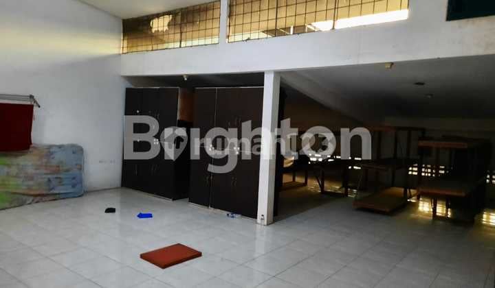 Eks Pabrik Di Setro Baru, Row Jalan 2 Mobil