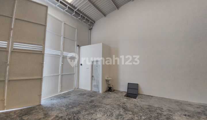 Tritan Hub Type Ultima, Strategis Dekat Dengan Exit Tol, Bebas Banjir