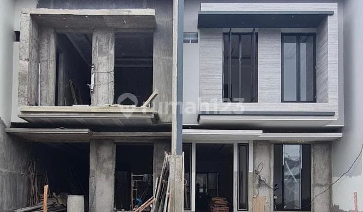 RUMAH NEW MINIMALIS MANYAR KERTOADI BISA KPR ROW JALAN 3,5 MOBIL NEGO
