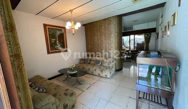 Rumah Terawat Kupang Indah, Darmo, Pradah Permai, Ada Kolam Renang, Surabaya