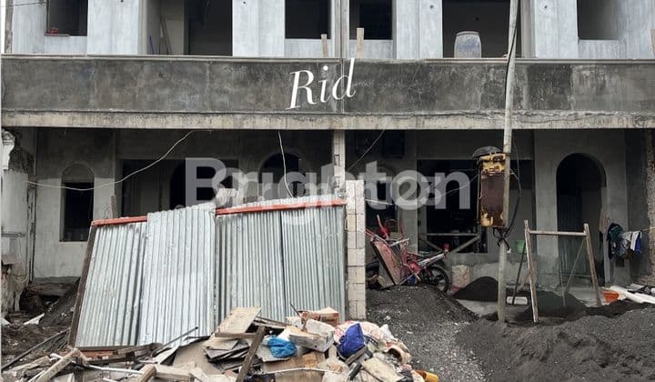 RUMAH BARU AMERICAN STYLE MANYAR TOMPOTIKA ON PROGRESS DEKAT SEKOLAH PETRA MANYAR TIRTOYOSO, TIRTOASRI, KERTOADI, KERTOARJO SURABAYA TIMUR
