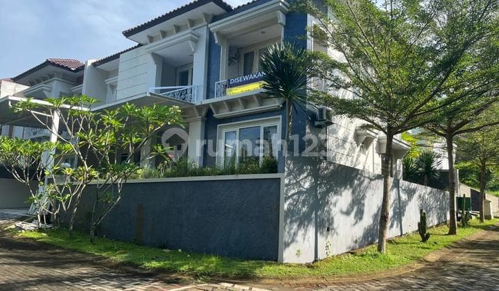 Rumah Mewah Full Furnished Lokasi Eksklusif di Candi Golf Semarang