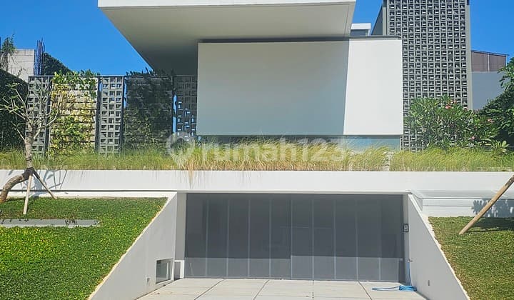 Rumah Mewah Eco Green Lokasi Elit Full Furnished di Green Candi