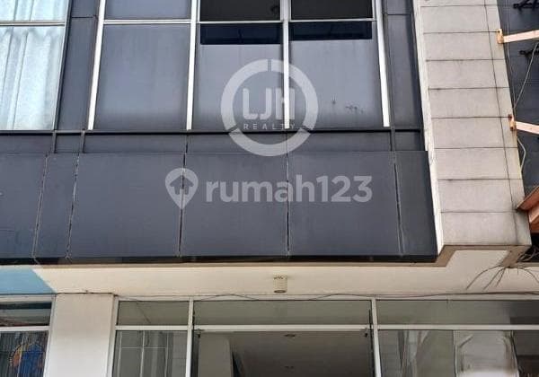 Ruko Siap Pakai Jual Murah di Kota Wisata, Cibubur, Gn. Putri, Bogor.