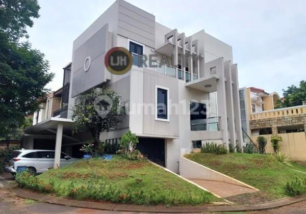 Fully Furnished Hook House in a Cluster at Legenda Wisata - Cibubur