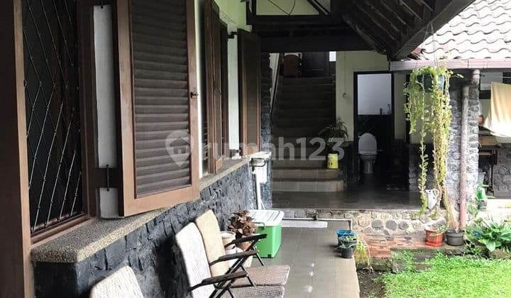 Rumah Antik Terpelihara di Dago Mainroad Strategis