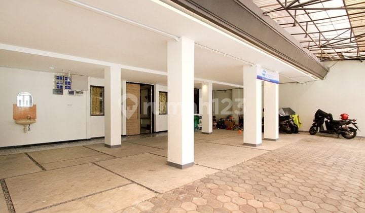 Rumah Kos Aktif di Babakan Jeruk 2 Lantai Bagus