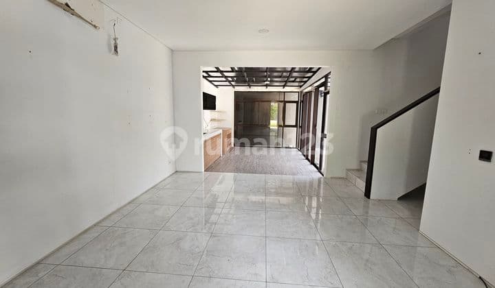 Disewakan Rumah 2 Lantai di Tatar Simakirana