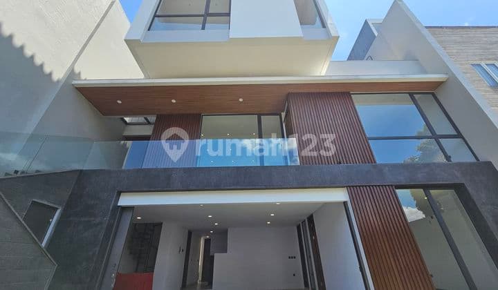 Rumah Baru Modern Minimalis 2 Lantai di Setraduta