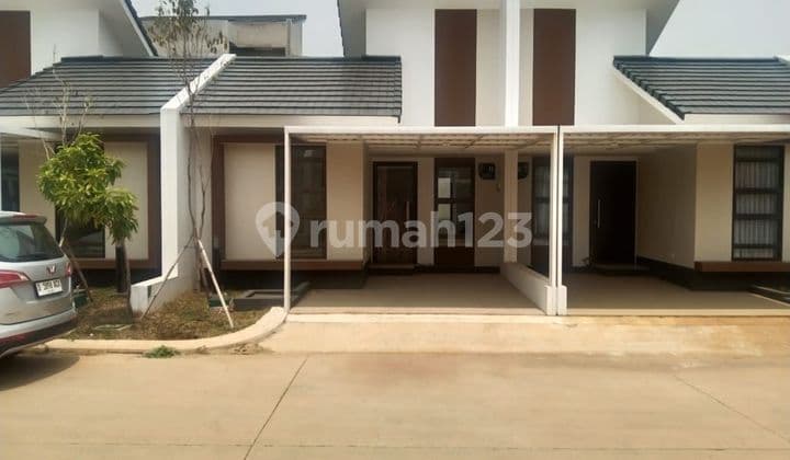 Disewakan. Rumah baru di Podomoro dalam Cluster