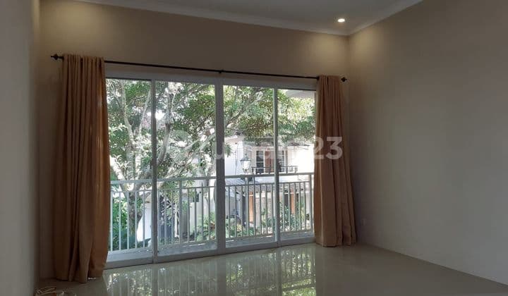 Disewakan Rumah 2 Lantai Kota Baru Parahyangan